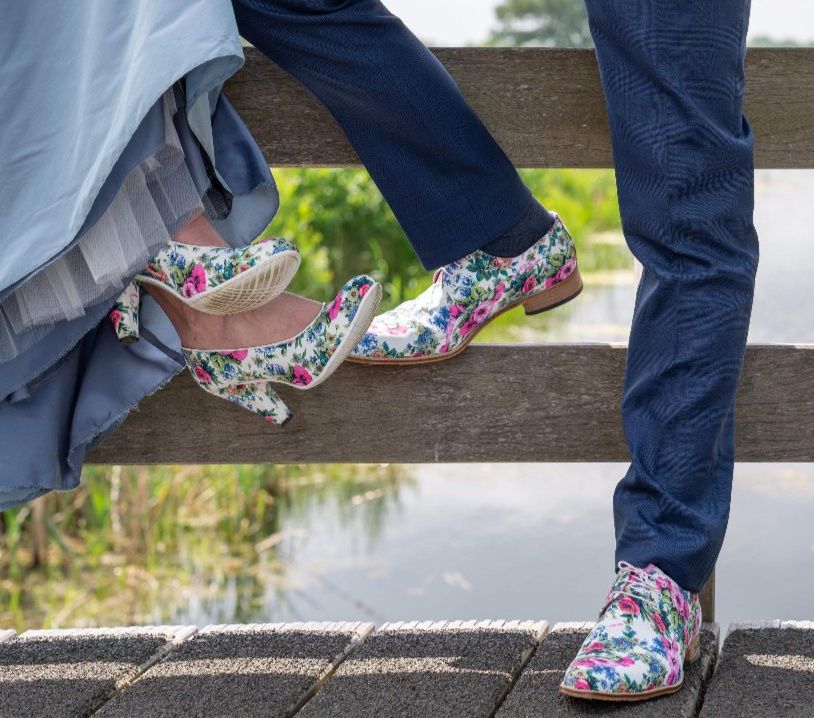 Shoelia buitenpretje schoenen matchende heren en damesschoenen trouwschoenen met bloemenprint